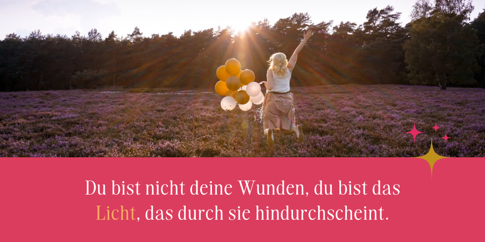 Lebensfreudemillionärin, Erfolgsmindset, Selbstwert, Fülle im Leben, Was ist eine Lebensfreude-Millionärin?, das Bild zeigt Julia Ritter , sie hält Luftballons in den Händen, am Horizont fallen Sonnenstrahlen durch Bäume