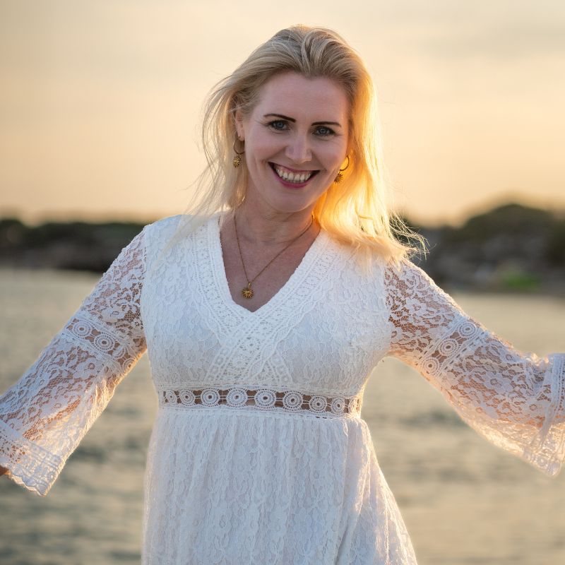 Money-Meaning_Julia_2